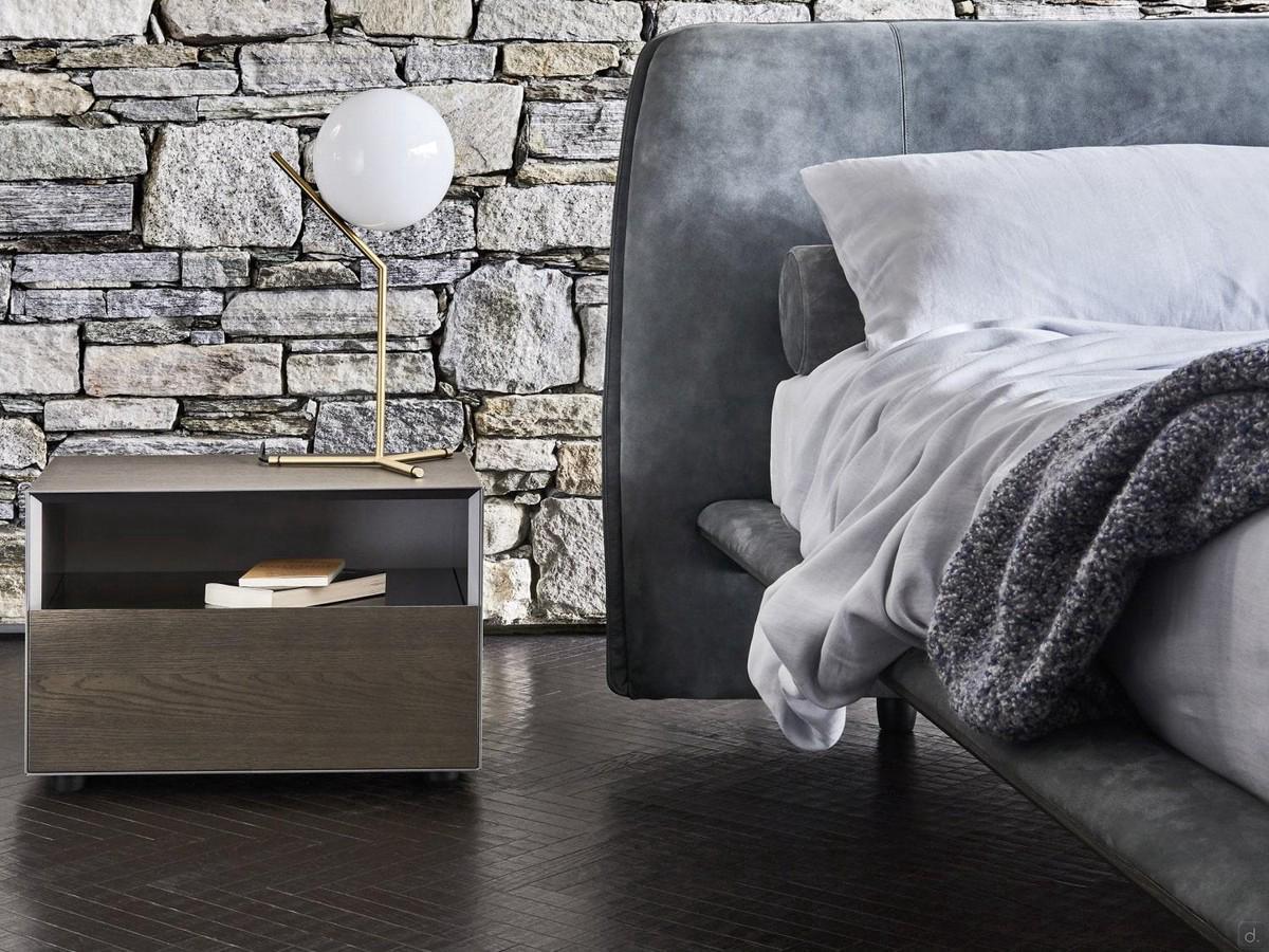Comodino per la zona notte California, combinabile con gli elementi del gruppoletto ma anche acquistabile singolarmente