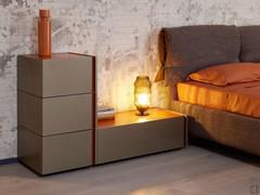 Composizione di comodini Cleveland, liberamente accostabili tra loro per creare forme originali e particolari come in foto
