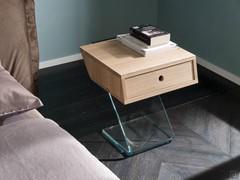 Comodino in vetro e legno Managua, con cassetto in rovere massello e base in vetro trasparente extrachiaro
