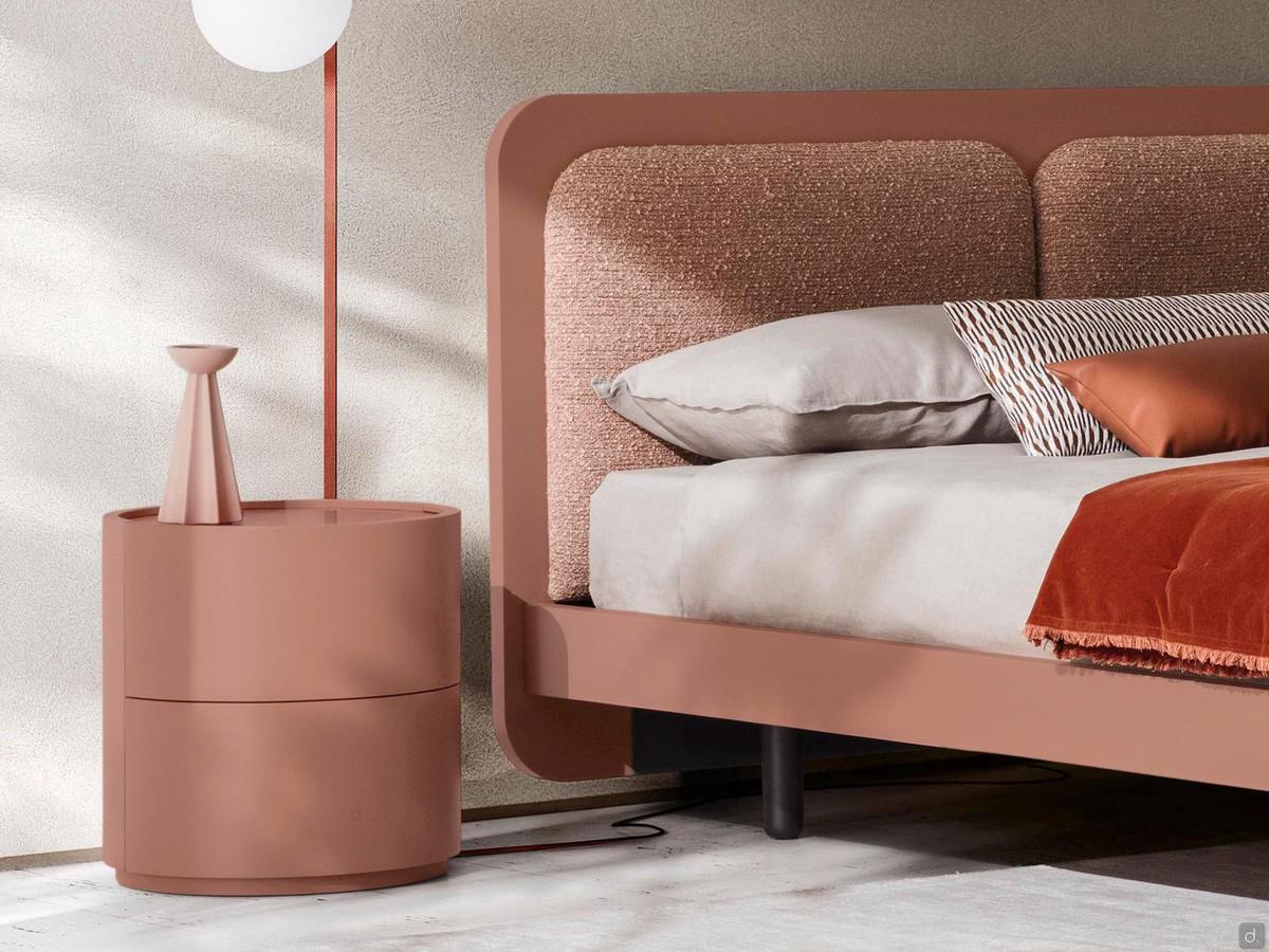 Comodino rotondo per camera da letto Chariot nella versione con 2 cassetti, tutto laccato opaco mocha mousse