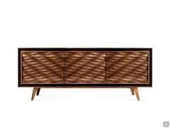 Credenza moderna Keita a tre ante con motivo a onde in noce naturale