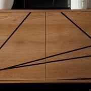 Dettaglio grafica minimale sulle ante