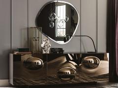 Credenza moderna con ante specchiate Paramount di Cattelan contraddistinte da bombature ovali