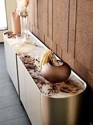 Top in Crystalart CYM6 Cotopaxi, una delle finiture disponibili per personalizzare la propria credenza Dynasty