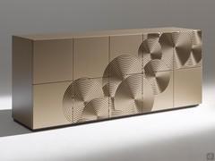 Credenza moderna con decorazioni circolari Crop nella versione a 5 ante laccata Pearlgrey