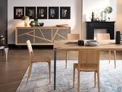 Soggiorno moderno dal tocco industriale metropolitano con credenza Palmar, tavolo Belem in rovere Alaska