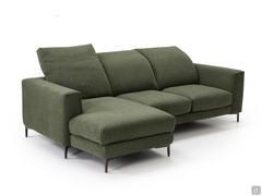 Divano Foster con chaise longue, sedute estraibili manualmente e schienali reclinabili per regolare l'appoggio di schiena e collo; rivestimento in tessuto Apollo verdone