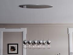 Lampada Apollo di Cattelan con 8 diffusori in vetro verniciato cromo e rosone ovale in acciaio inox lucido