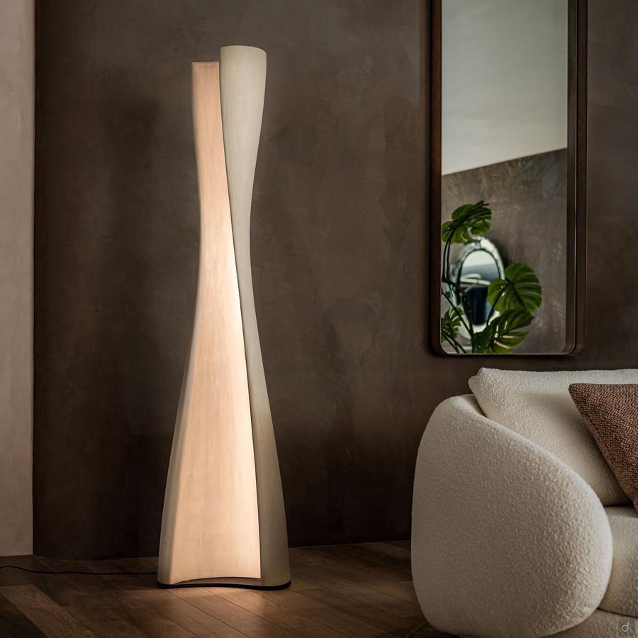 Lampada verticale di design Diploma di Cattelan, dalla forma intrecciata con luce diffusa e dimmerabile