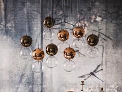 Lampada a sospensione con doppia sfera Apollo di Cattelan, con paralume in vetro verniciato e trasparente