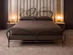 Letto matrimoniale in ferro battuto Ghirigori di Cantori
