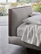 Dettaglio della cornice girotestiera e dell'imbottitura rivestita in tessuto sfoderabile