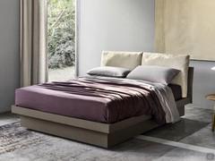 Letto matrimoniale Florida con struttura completamente in laccato opaco e pratico box contenitore