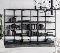 Libreria a parete Hudson di Cattelan con ripiani in legno