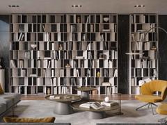 Composizione a tutta altezza di librerie Nautilus, liberamente componibili, realizzata in finitura metallo goffrato Pearl