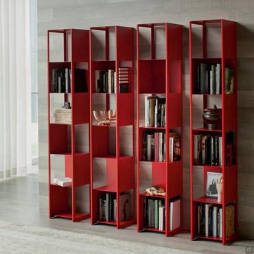 Libreria a colonna in metallo Joker di Cattelan
