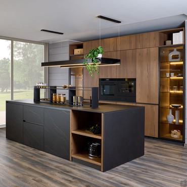 Cucina nera e legno con isola lavello e cottura Numa Six 01