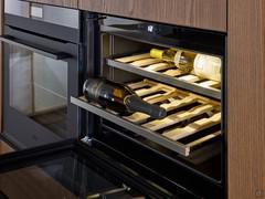 Cantinetta vini AEG con capacità totale di 49 litri
