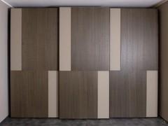 Vista frontale dell'armadio scorrevole Cubik Player outlet