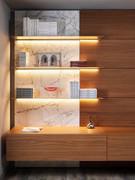 Boiserie laterale in ceramica, la vera protagonista della parete Replay 08. Qui proposta in Fusion White lucido, ma personalizzabile con scelta tra finiture opache o lucide