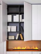 Modulo armadio con caminetto integrato: le ante superiori ed inferiori sono attrezzate con ripiani, ideali per riporre libri, stoviglie, eccetera
