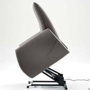 Meccanismo alzapersona poltrona di design Dalia