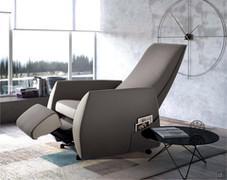 Meccanismo alzapersona poltrona di design Dalia