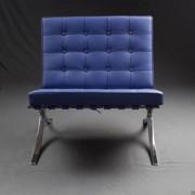 Poltrona Barcelona ideata dal designer L. M. Van der Rohe (colore rivestimento non disponibile)