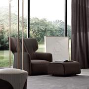 Poltrona bergère Ilary con pouf coordinato