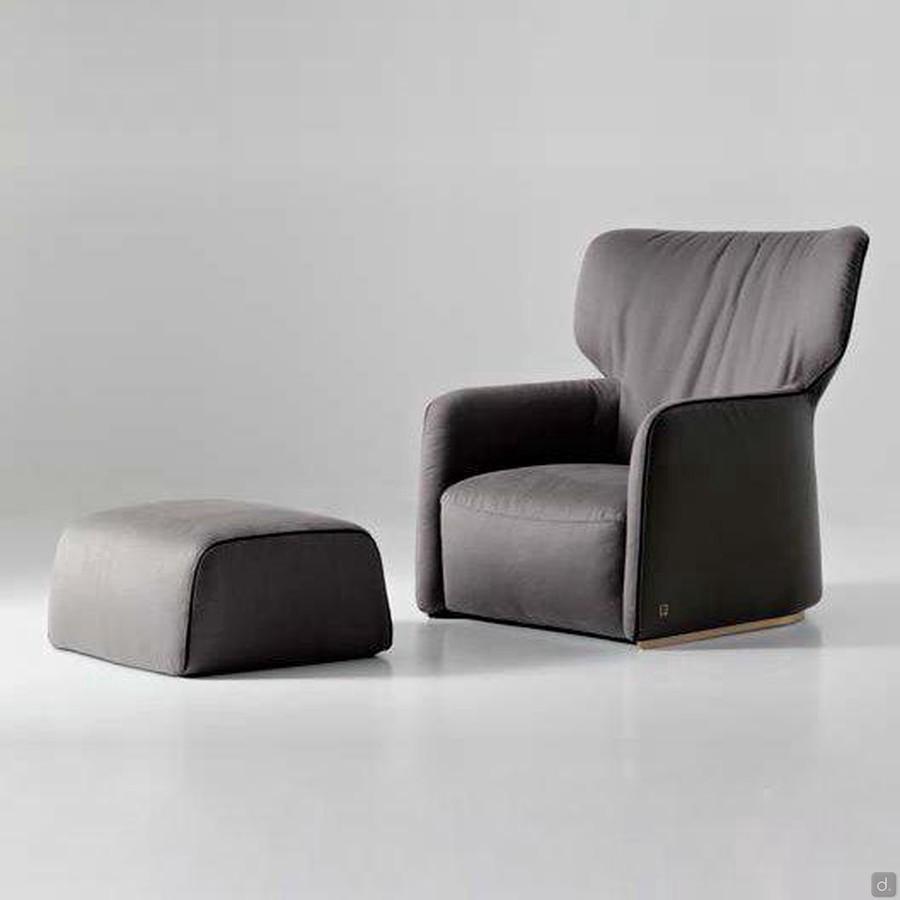 Poltrona bergère bicolore Ilary con pouf coordinato