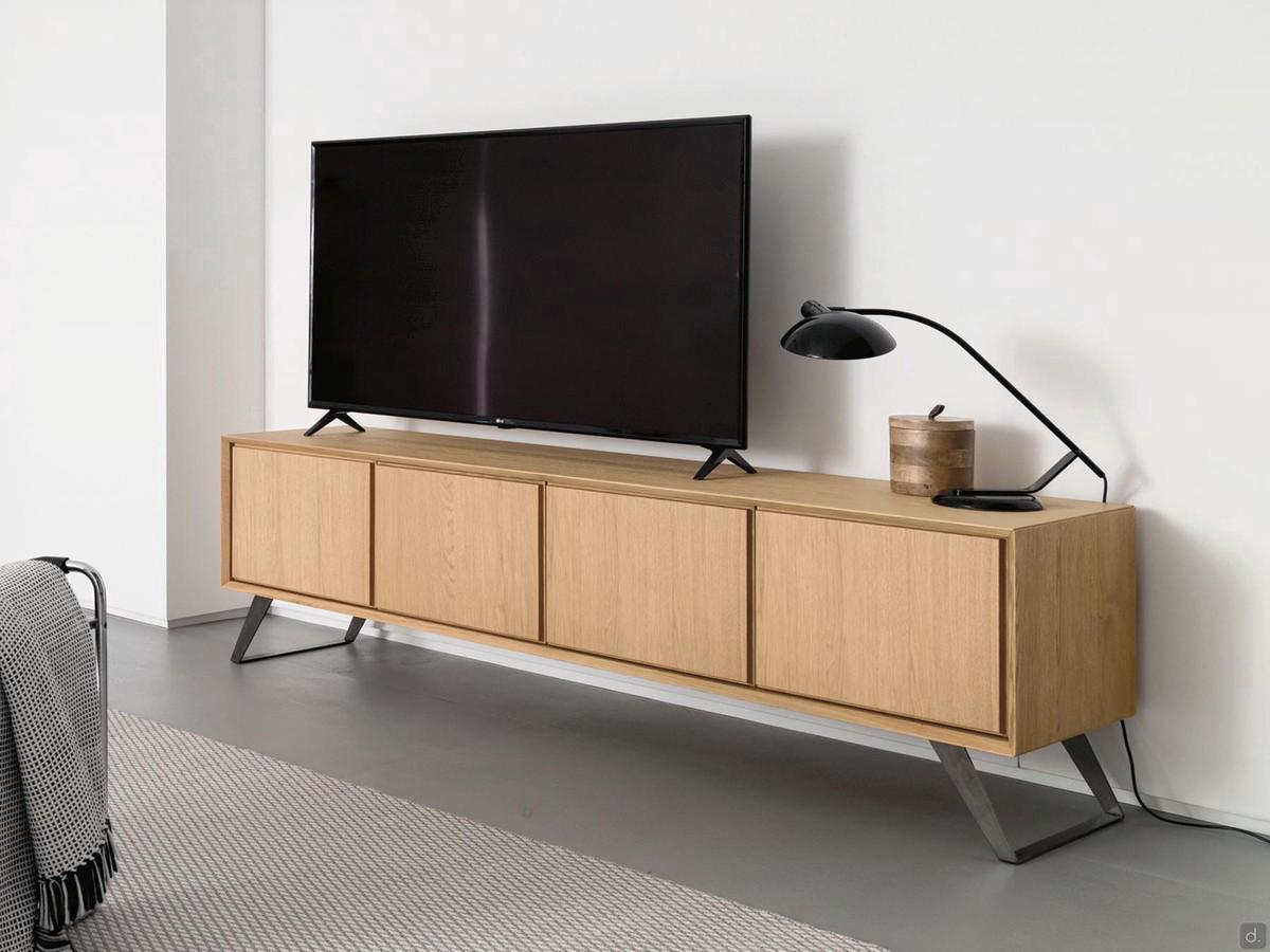 Mobile TV in legno di rovere Merida nella versione a quattro ante battenti con staffe inclinate in metallo verniciato alte 20 cm