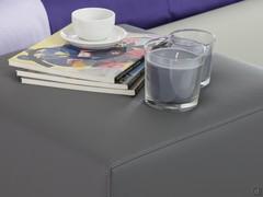 Particolare pouf in similpelle antracite