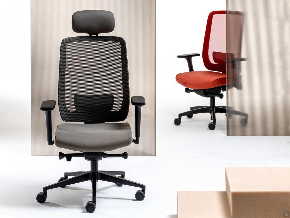 Sedia operativa dall'elevato comfort Elon disponibile in versione direzionale con schienale alto e poggiatesta oppure operativa con o senza braccioli