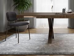 Sedia Hazel in versione con schienale Ovale - struttura in tubolare metallico bronzo