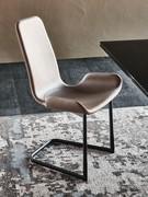 Sedia da soggiorno con gambe a slitta Flamingo di Cattelan