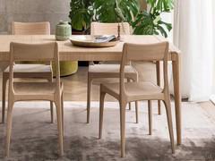 Dimensioni ridotte e volumi ben studiati rendono la sedia Paloma versatile e facile da movimentare