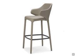 Vista laterale dello sgabello da bar con braccioli Wanda di Cattelan con poggiapiedi perimetrale in metallo