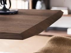 Dettaglio del bordo piano rettangolare sagomato
