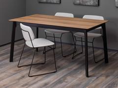 Tavolo Basil con gambe verniciate nero opaco e piano in laminato Cleaf 7N