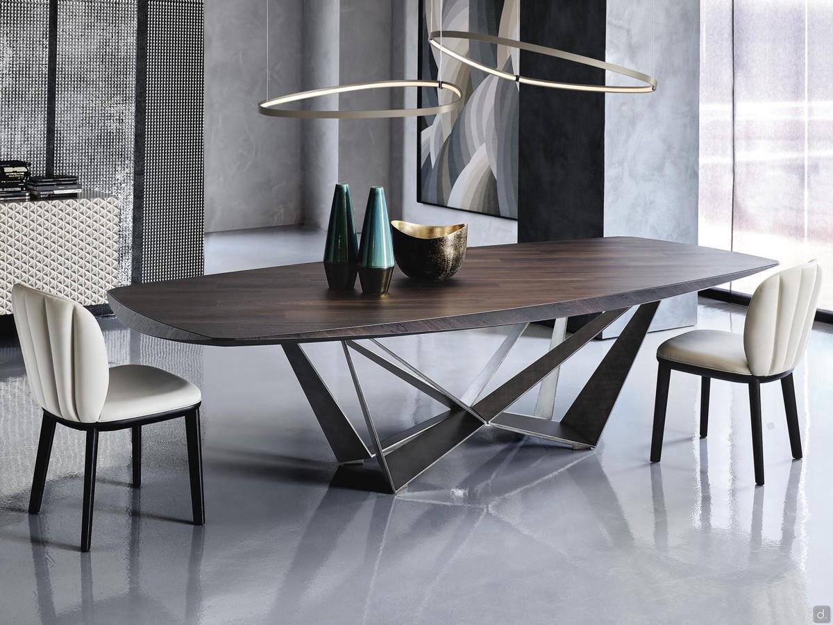 Tavolo Skorpio di Cattelan con piano in rovere bruciato, lavorazione Masterwood