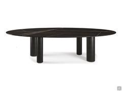 Tavolo Roll di Cattelan qui proposto nel modello ovale da 300 x 150 cm, con piano in pietra Keramik in appoggio su due gambe grandi cm Ø 22 e due gambe piccole cm Ø 16 