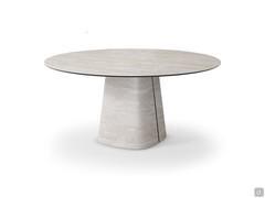 Tavolo rotondo Rado di Cattelan con base in ceramica KM21 Colosseo, piano coordinato al basamento