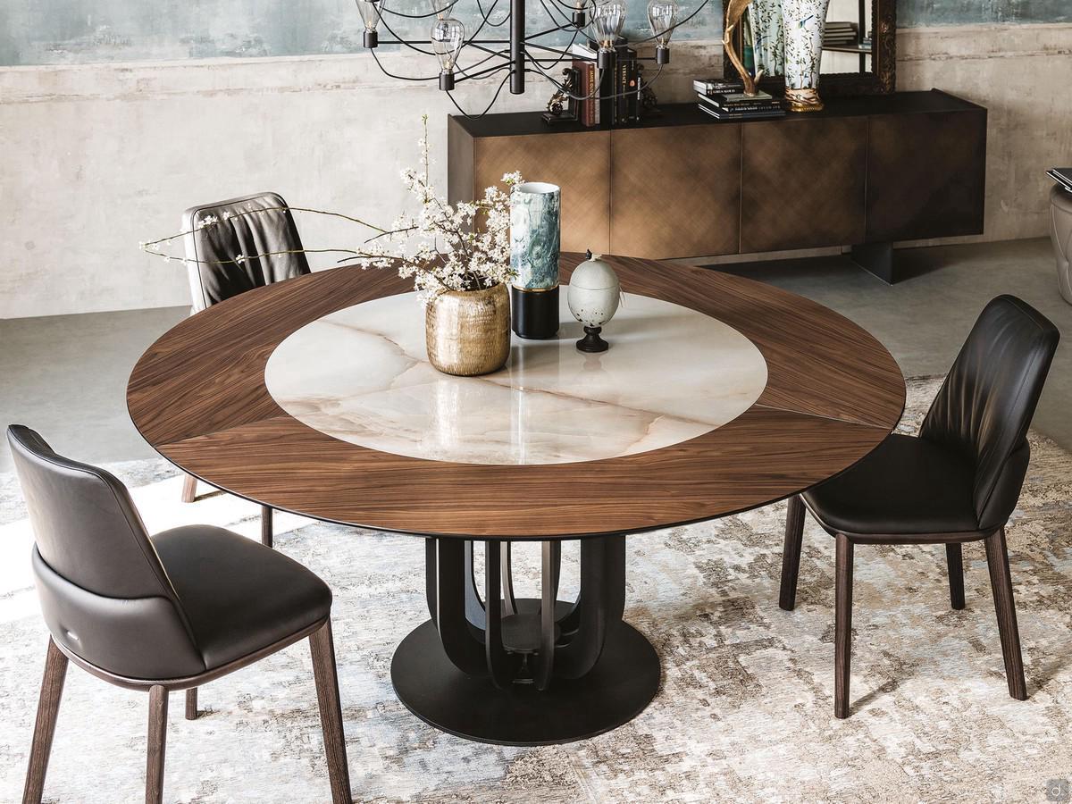 Perfetto abbinamento materico per il piano del tavolo in legno con inserto in ceramica Soho di Cattelan