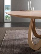 Dettaglio del piano in legno massello Rovere Alaska con bordo inclinato spessore 4 cm