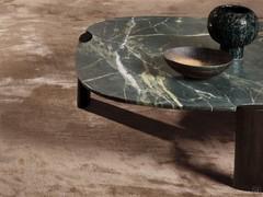 Particolare lavorazione con "svasatura" del bordo. Piano proposto in marmo silva green