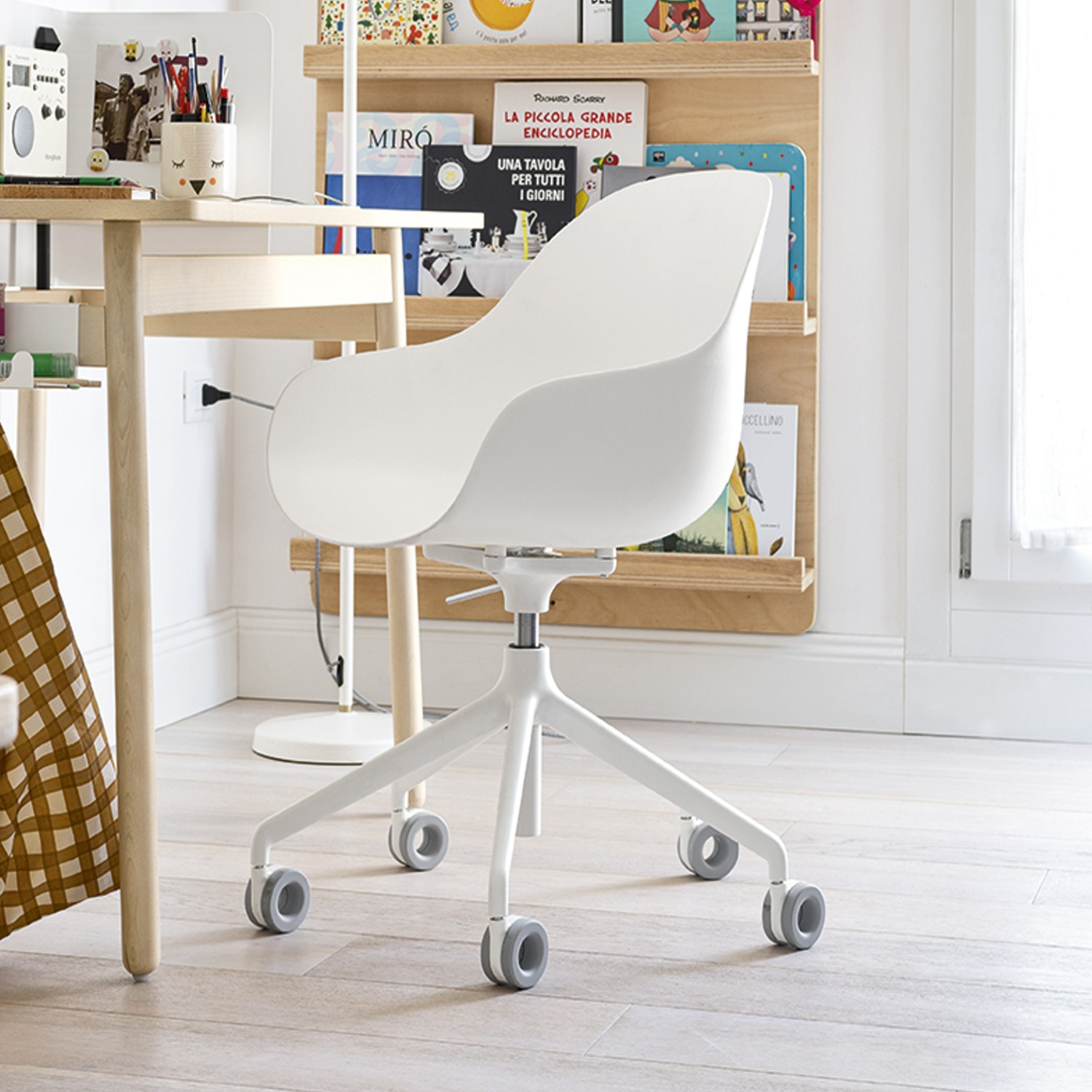 Academy Plastic Chair Four Star Base Diotti Com