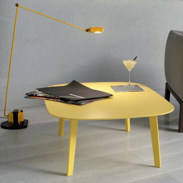Table d'appoint moderne en bois coloré Icaro