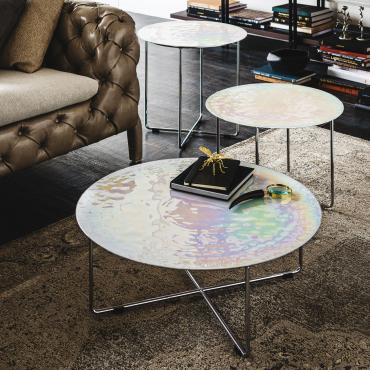 Table basse design haut de gamme Vinyl par Cattelan - plateau en verre de Murano nacré et base en métal chromé