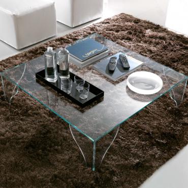 Intrigo: table basse entièrement réalisée en verre transparent extraclair