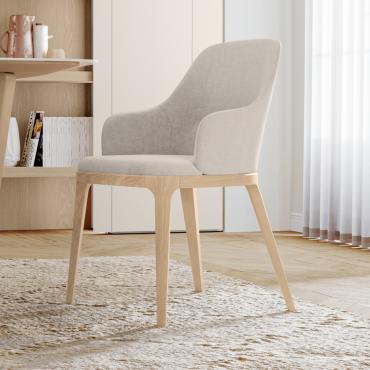 Poltroncina imbottita con struttura in massello Elise